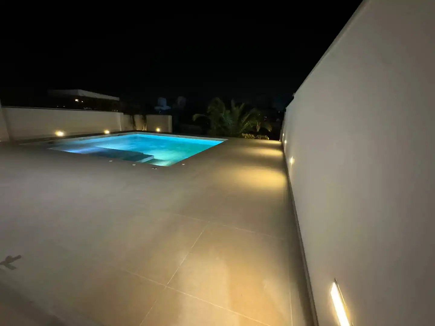 Piscina de Casa o xalet en venda en Empuriabrava amb Aire condicionat, Calefacció i Jardí privat