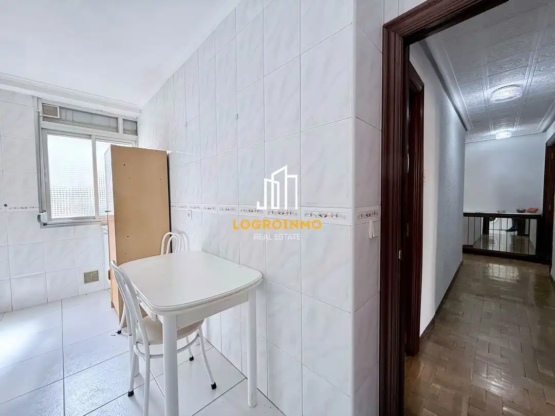 Vista exterior de Piso en venta en  Logroño con Aire acondicionado, Calefacción y Balcón