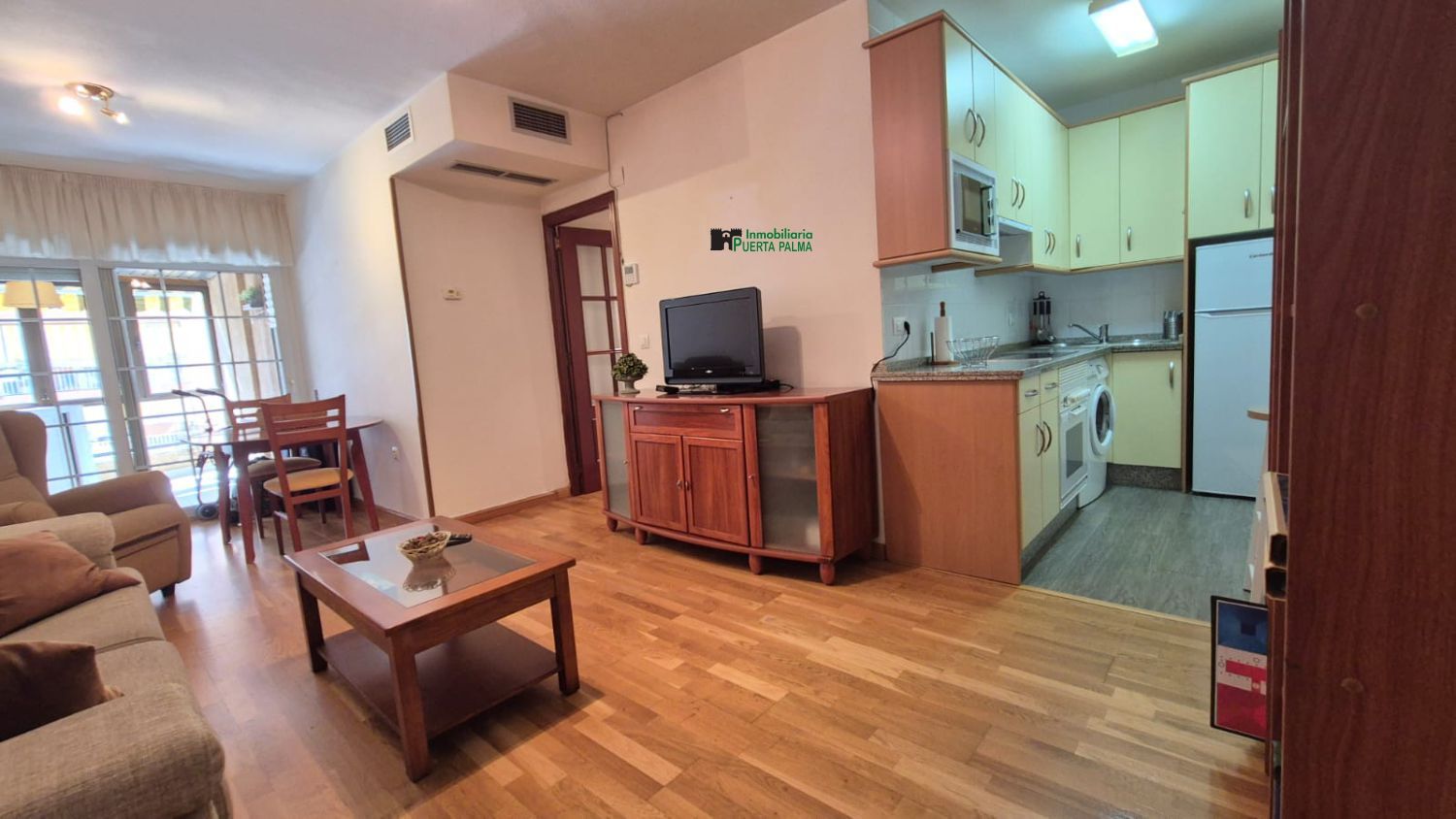 Living room of Apartment for sale in Badajoz Capital  with Air Conditioner, Terrace and Furnished