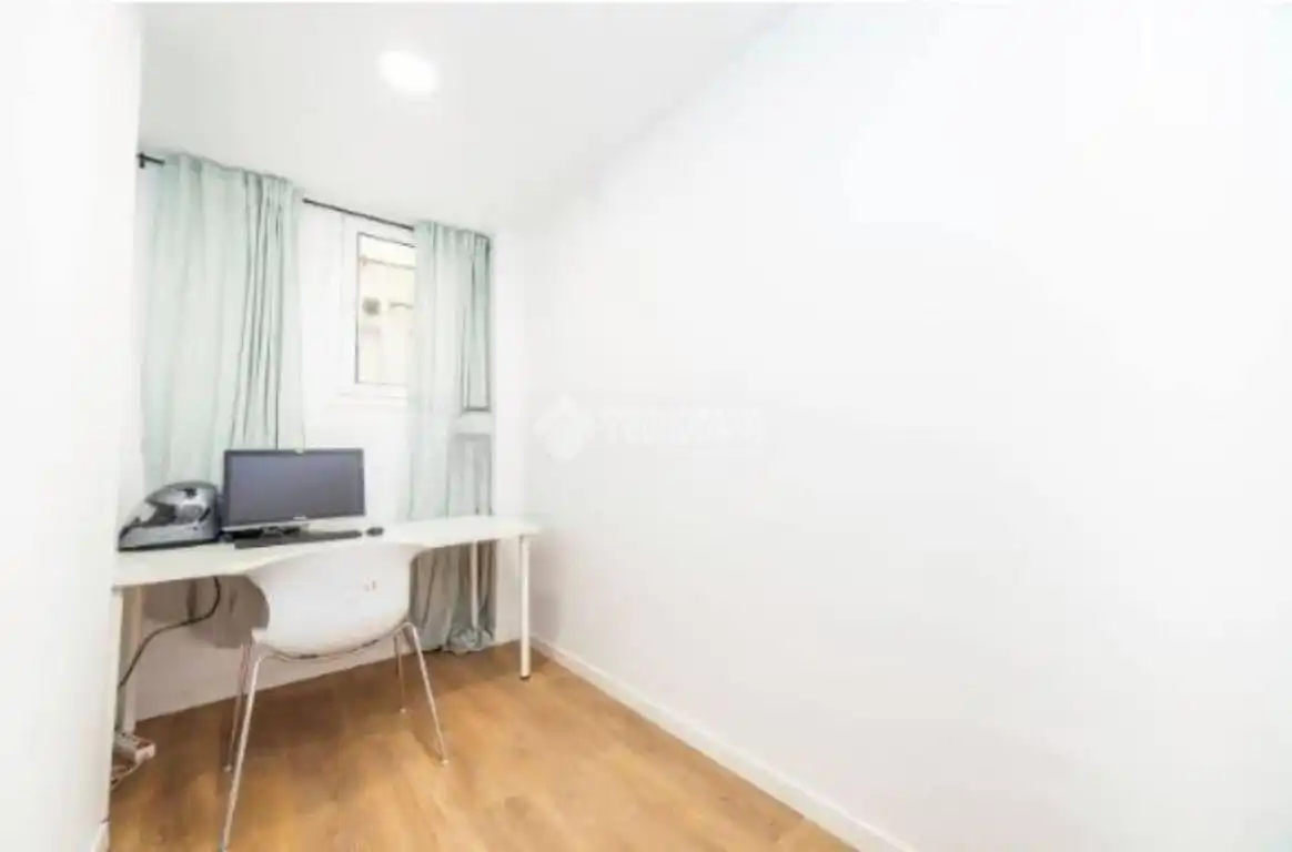 Habitación de Piso en venta en Barcelona con Aire acondicionado, Parquet y Balcón
