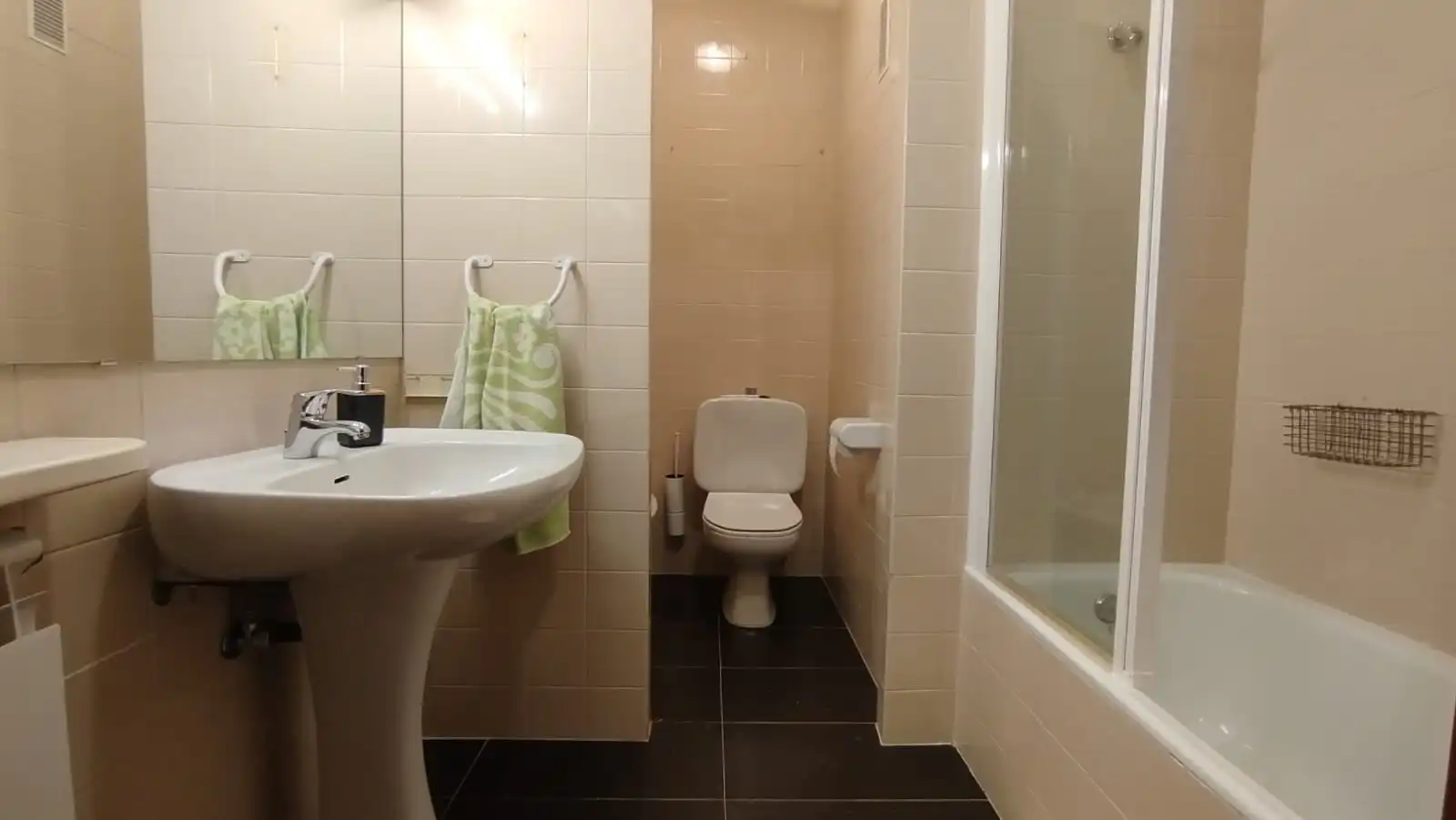 Badezimmer von Wohnung zur untervermieten in Salamanca mit Heizung, Parkett und Möbliert