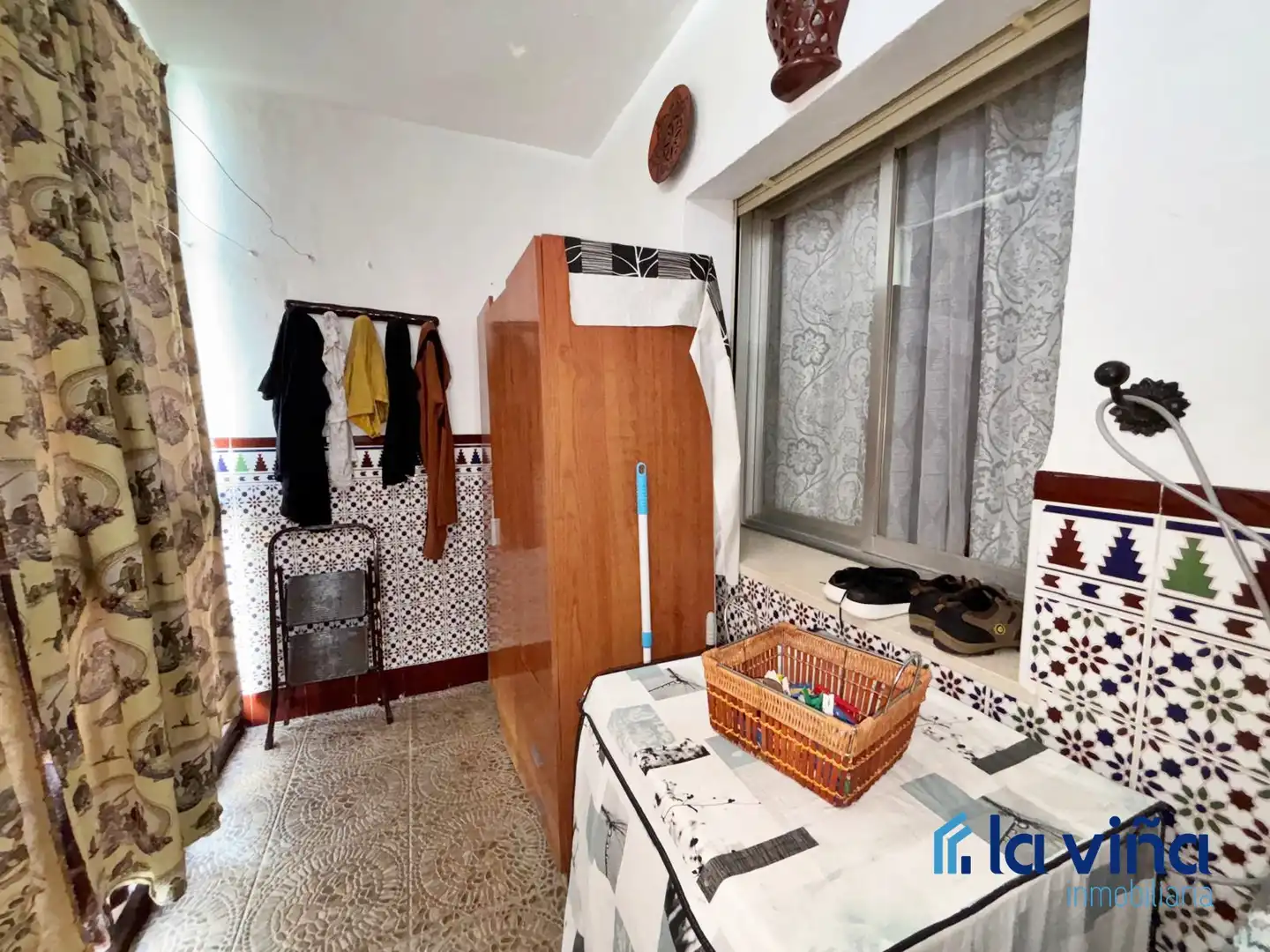 Dormitori de Casa o xalet en venda en Cuevas Bajas amb Terrassa, Traster i Moblat