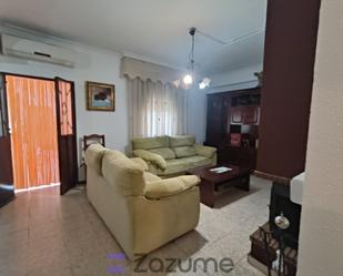 Living room of House or chalet to rent in  Sevilla Capital  with Air Conditioner, Heating and Terrace