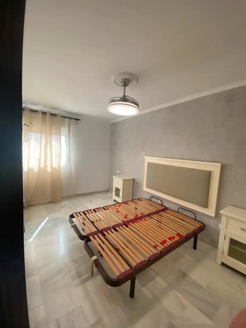 Habitación de Dúplex de alquiler en Dos Hermanas con Aire acondicionado, Calefacción y Parquet
