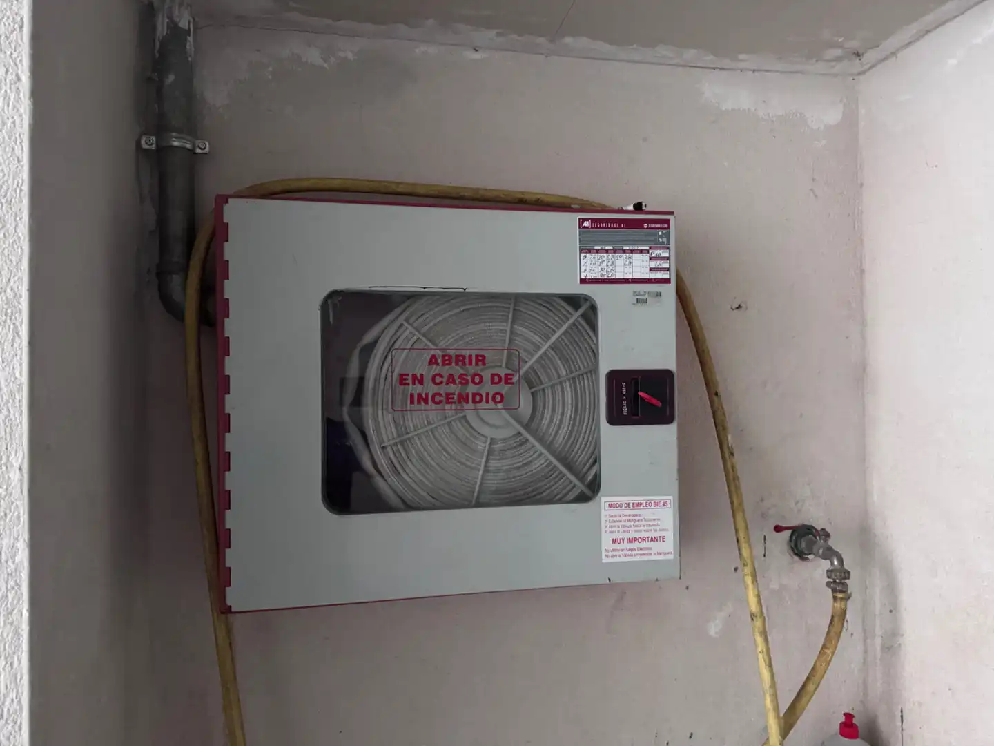 Fabrikhallen zur Miete in Santiago de Compostela  mit Alarm