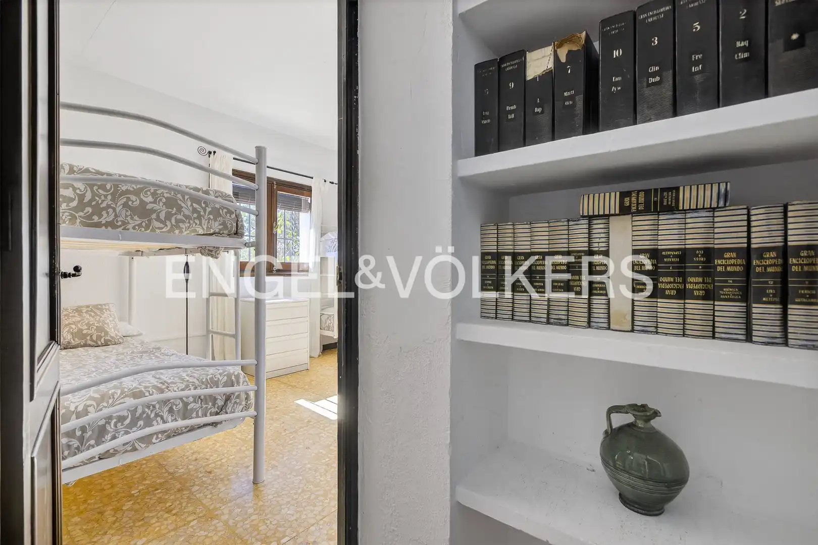 Habitación de Finca rústica en venta en El Castillo de las Guardas con Aire acondicionado, Calefacción y Jardín privado