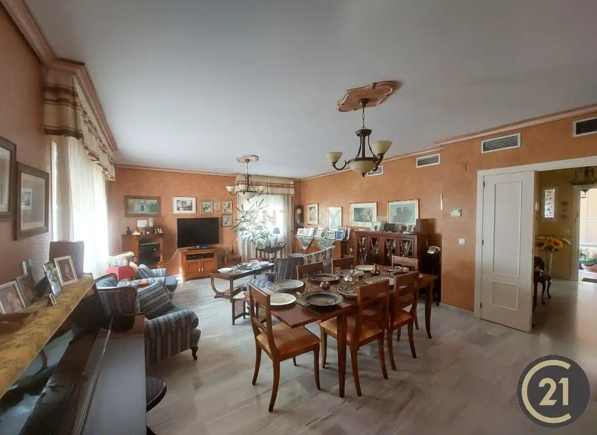 Menjador de Casa o xalet en venda en Espartinas amb Aire condicionat, Jardí privat i Traster