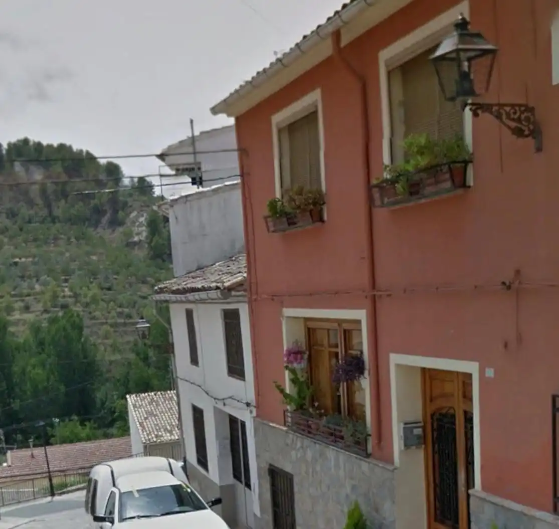Vista exterior de Casa adosada en venda en Benilloba amb Calefacció