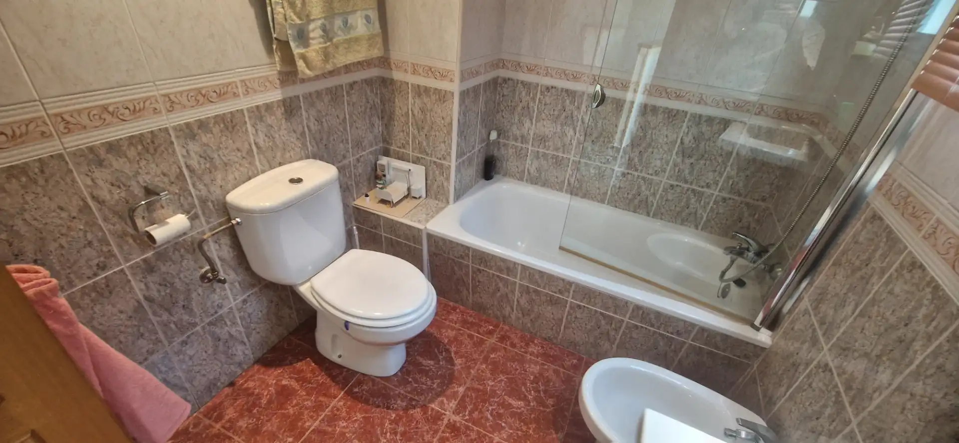 Bathroom of Detached homes for sale in Zaragoza  with Air Conditioner, Heating and Private garden