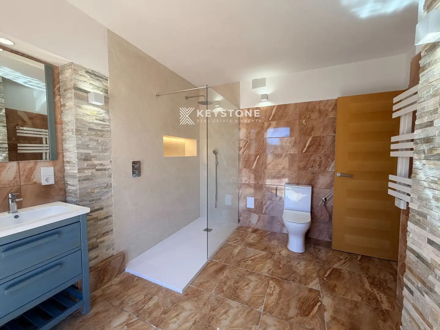 Badezimmer von Dachboden zur Miete in  Palma de Mallorca mit Klimaanlage und Terrasse