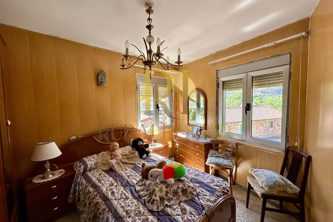 Bedroom of Houses for sale in Cármenes