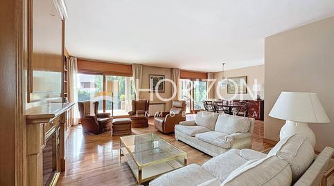 Foto 3 de Casa o chalet de alquiler en Avenida Mestra Dolors Barceló, Ciutat Diagonal, Esplugues de Llobregat