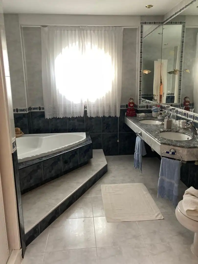 Baño de Casa o chalet en venta en Valdefresno con Calefacción, Jardín privado y Terraza