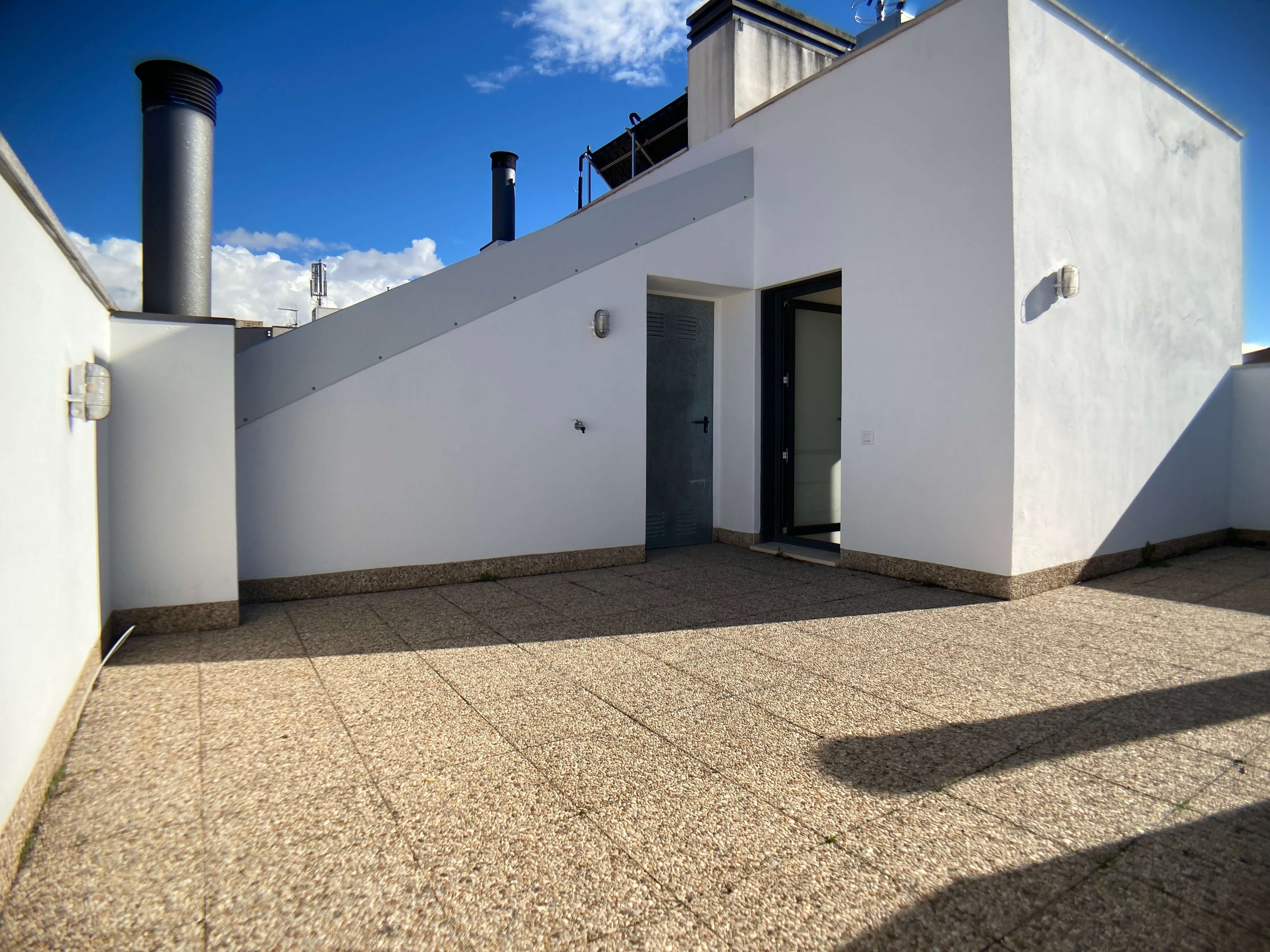 Exterior view of Duplex to rent in  Madrid Capital  with Air Conditioner, Heating and Parquet flooring