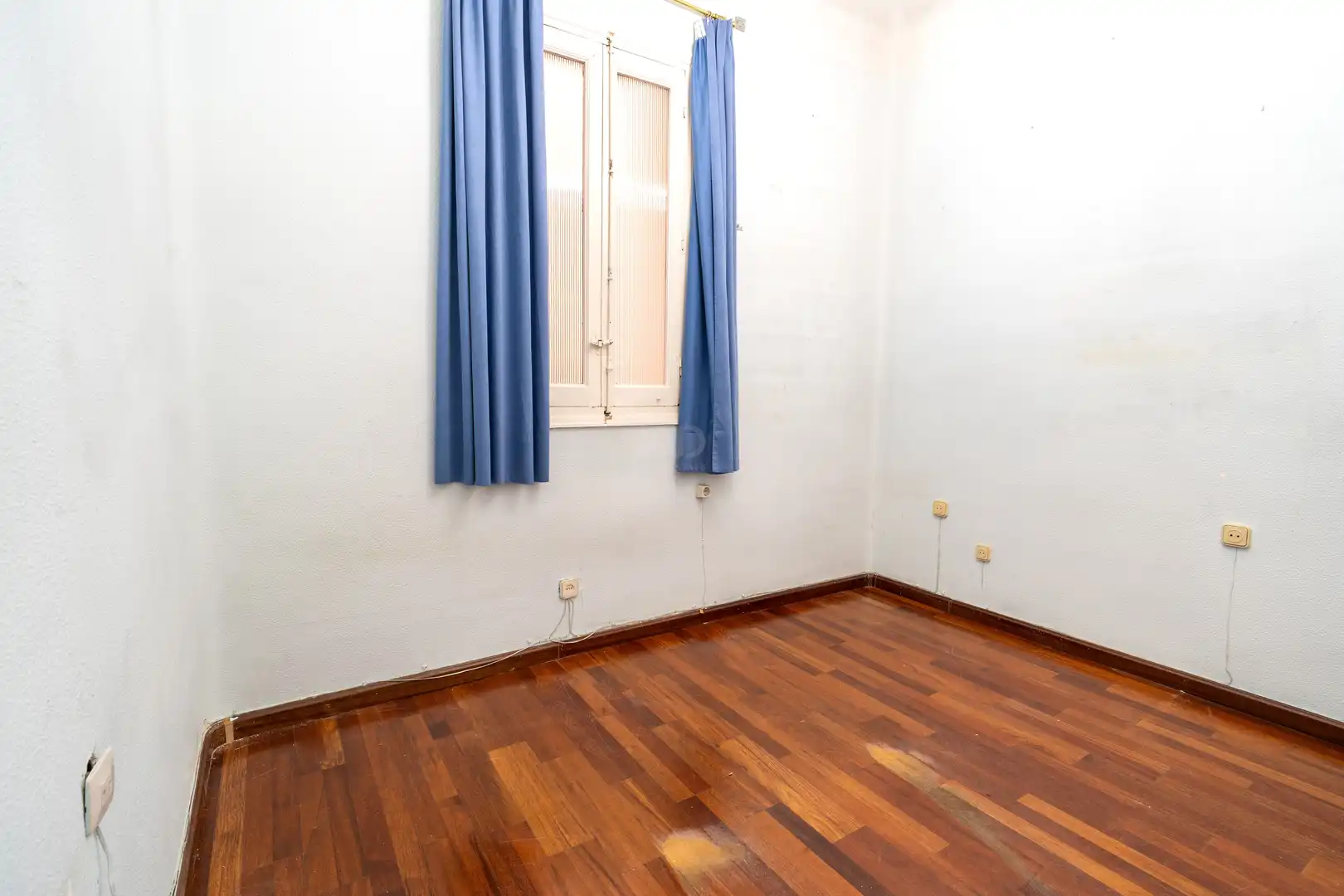 Habitación de Piso en venta en Madrid con Calefacción y Terraza