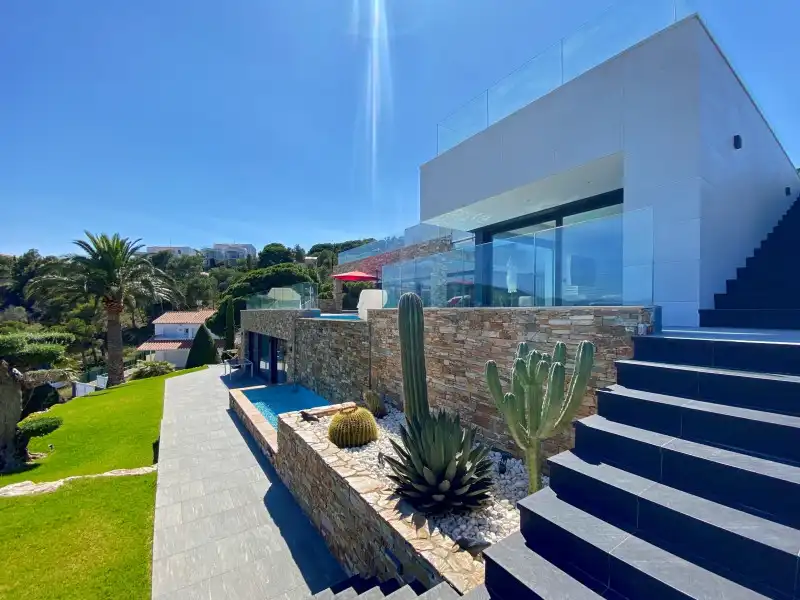 Houses for sale in N/A, Grifeu - Cap Ras - Els Estanys - Sant Genís