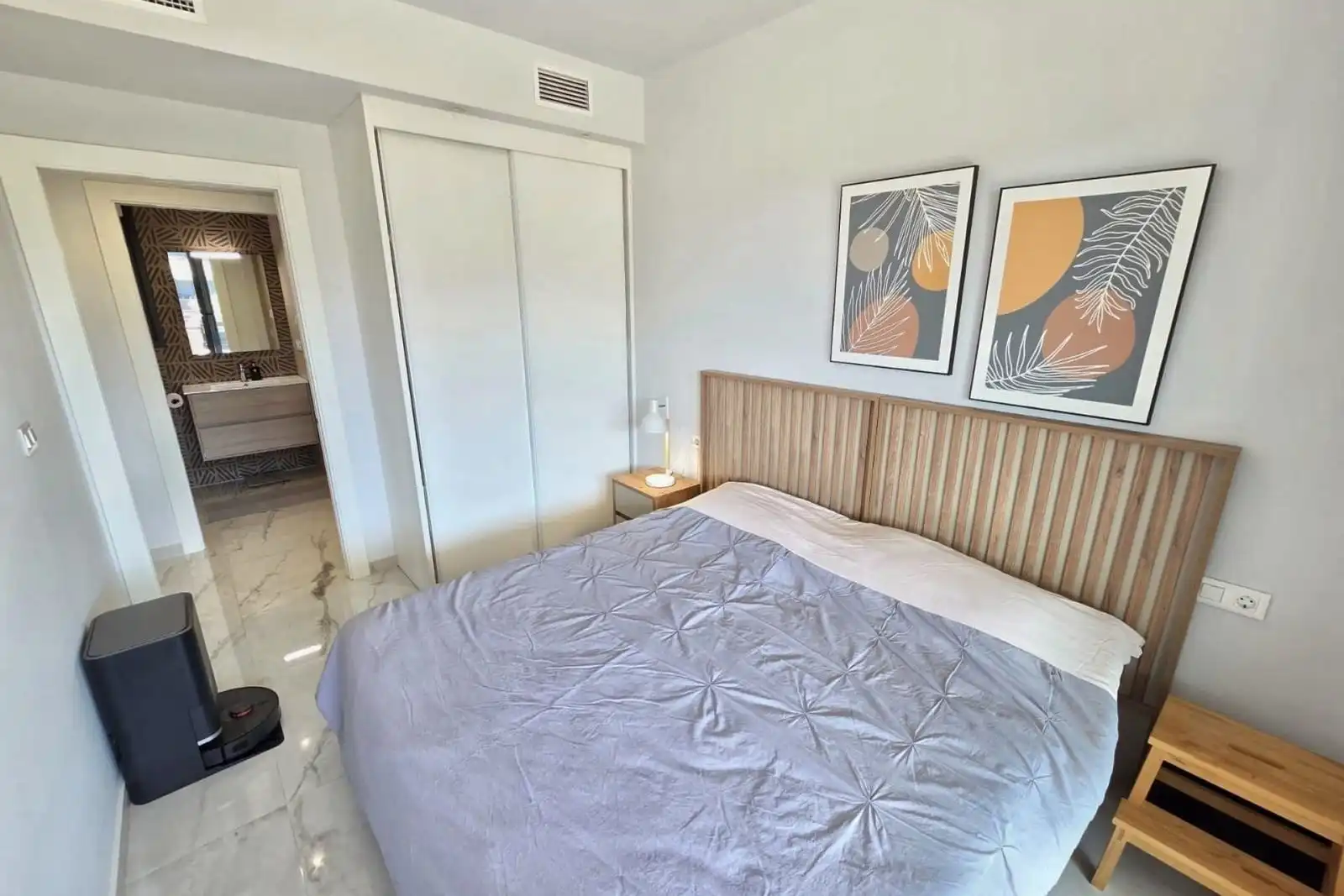 Dormitori de Apartament en venda en Orihuela amb Terrassa i Piscina comunitària