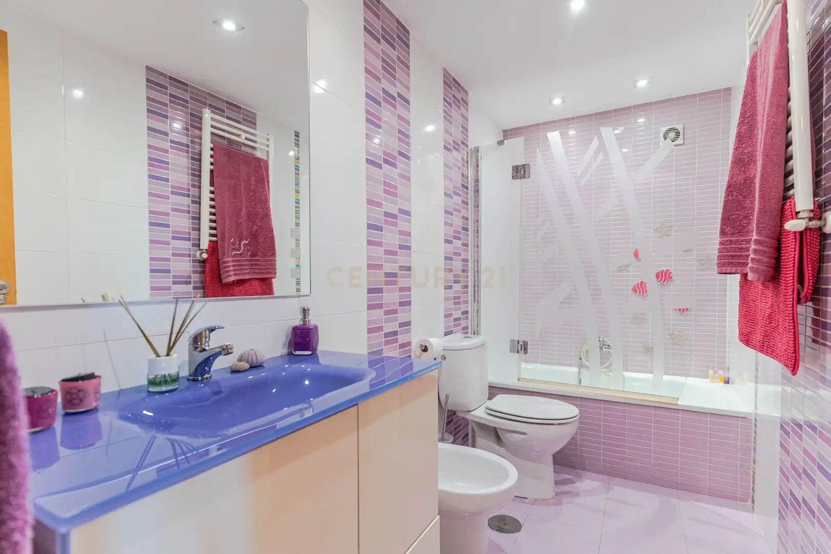 Bathroom of Flat for sale in Granada  with Air Conditioner