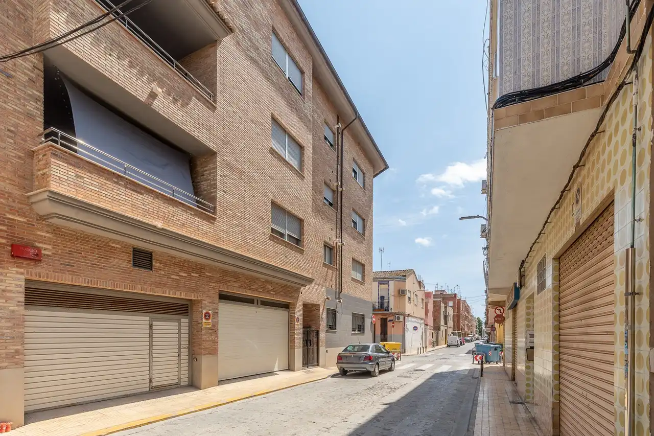 Vista exterior de Piso en venta en Catarroja