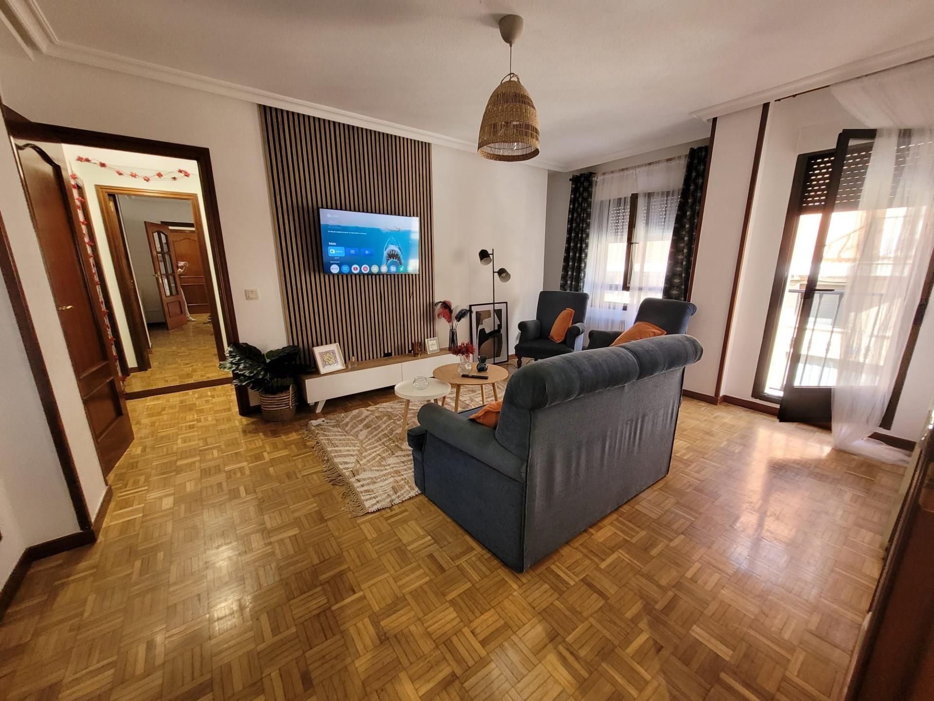 Sala de estar de Piso en venta en Salamanca Capital con Calefacción, Parquet y Terraza