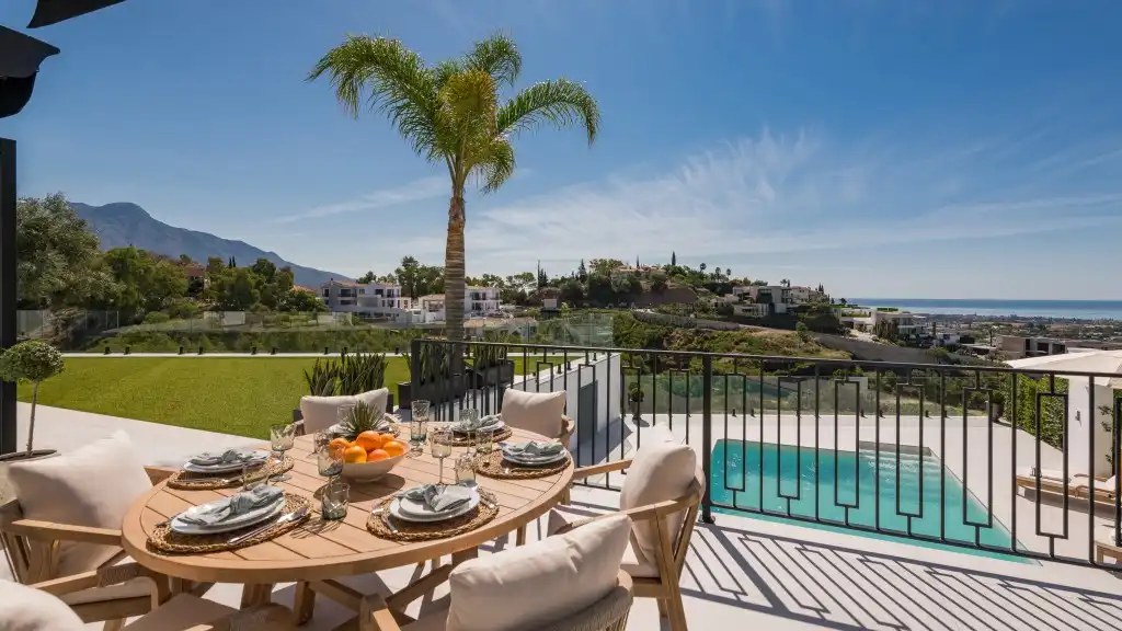 Chalet con piscina en venta en La Quinta, imagen 2