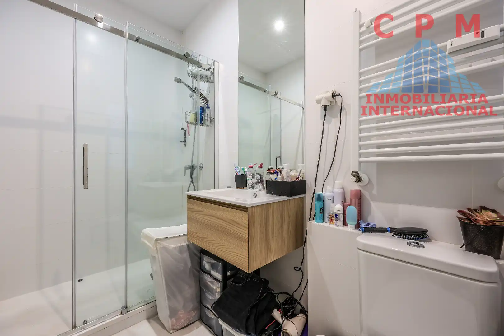 Bathroom of Flat for rent in Madrid  with Air Conditioner, Heating and Parquet flooring