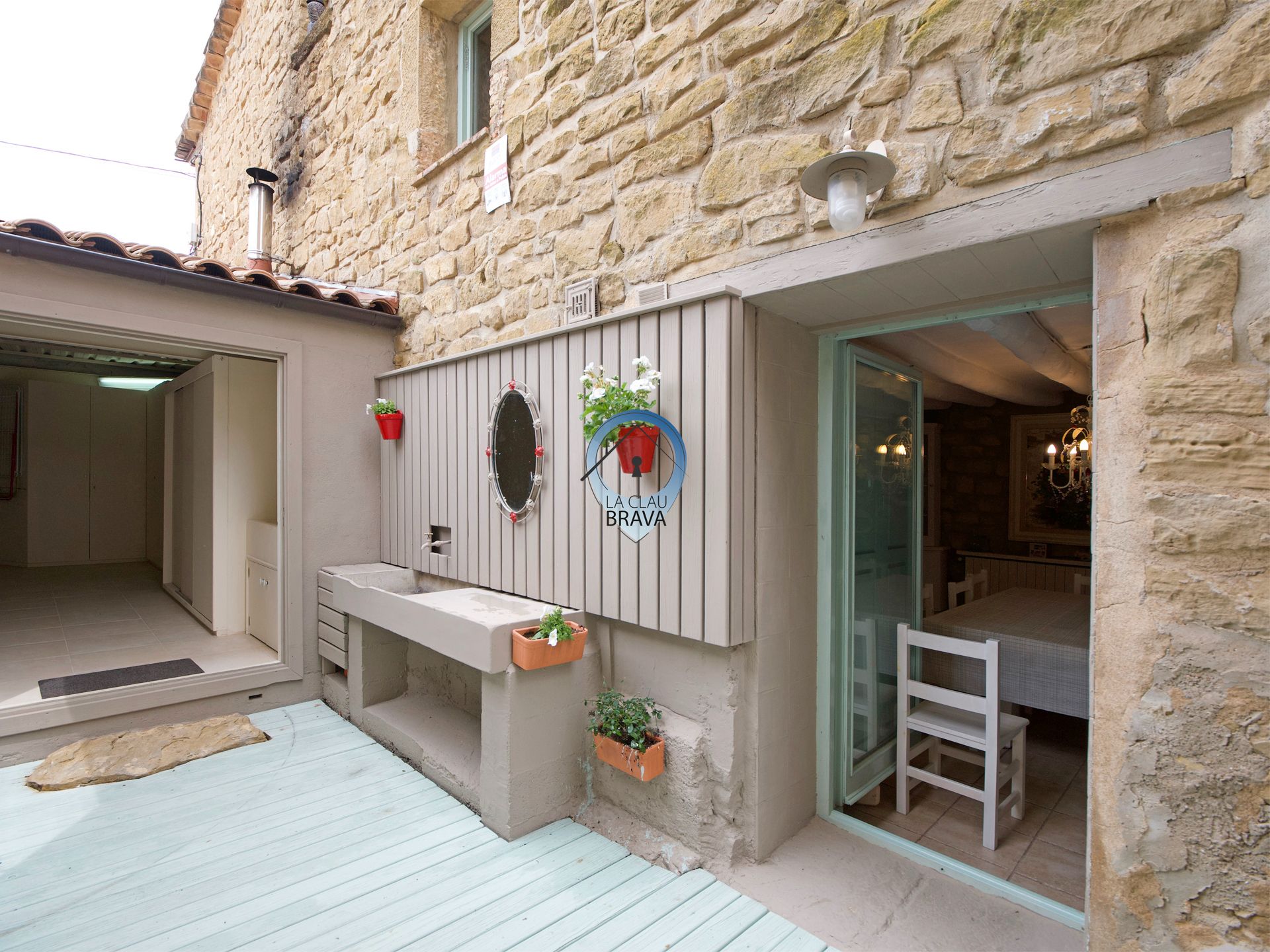 Terrassa de Casa o xalet en venda en Ardisa amb Aire condicionat, Jardí privat i Moblat