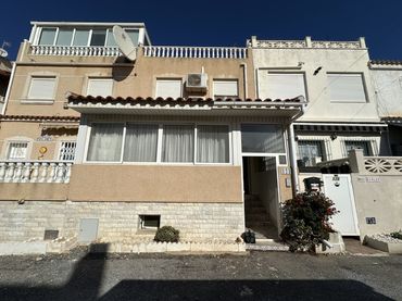 Maison mitoyenne avec balcon à vendre à San Fulgencio