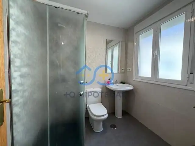 Baño de Dúplex en venta en Numancia de la Sagra con Aire acondicionado, Calefacción y Alarma