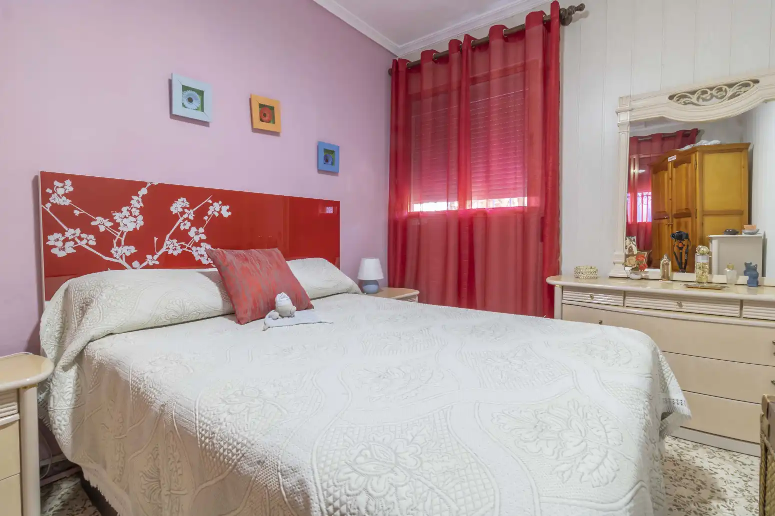 Schlafzimmer von Haus oder Chalet zum Verkauf in Espartinas mit Klimaanlage, Terrasse und Schwimmbad