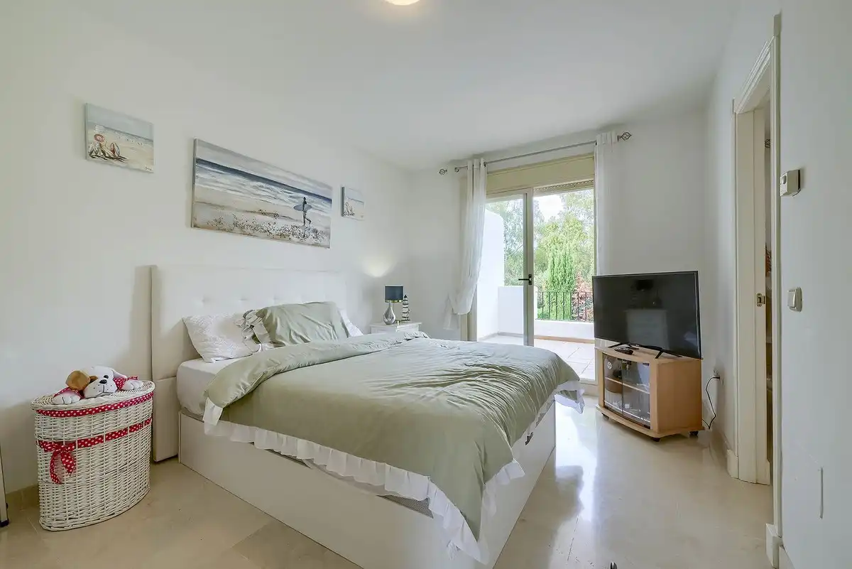 Schlafzimmer von Einfamilien-Reihenhaus zum Verkauf in Marbella mit Klimaanlage und Terrasse