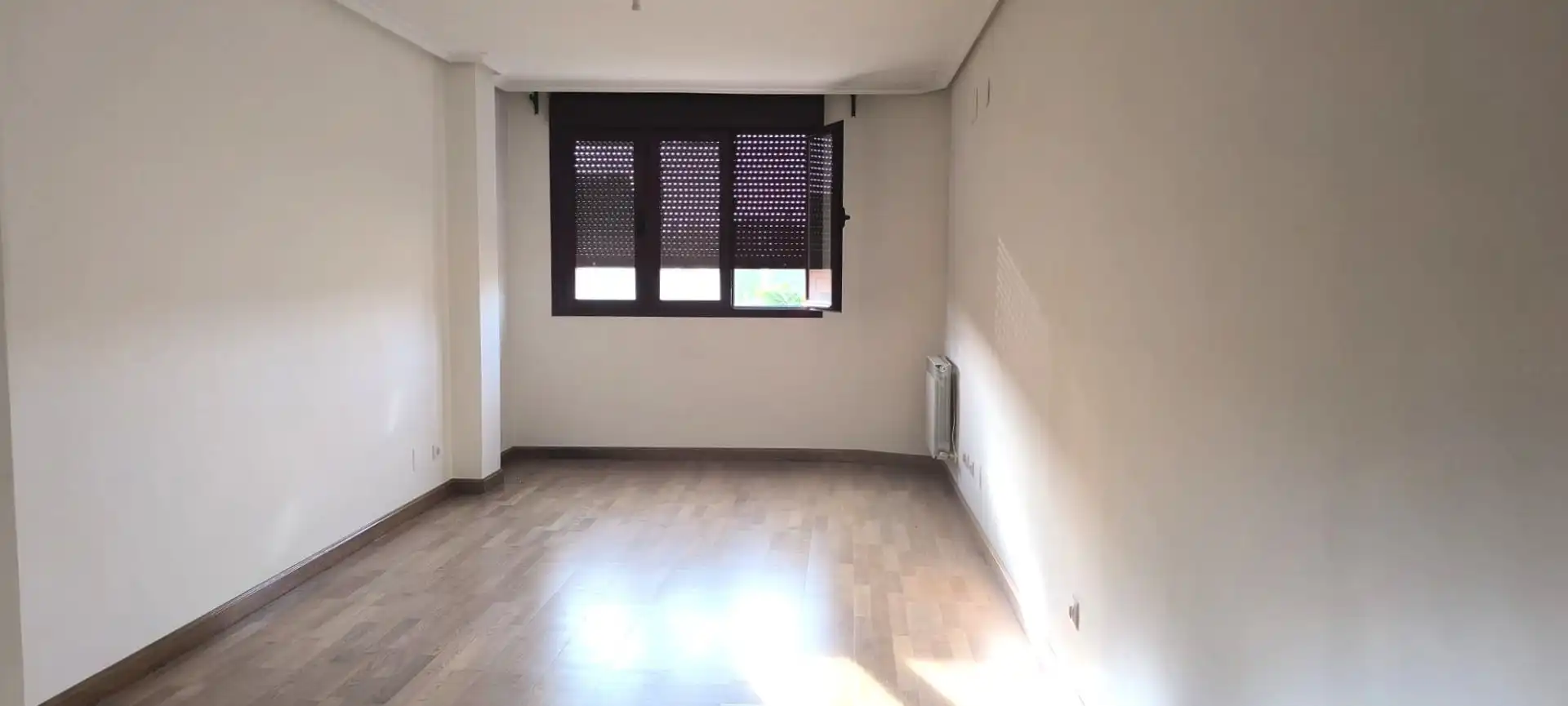 Sala de estar de Apartamento en venta en Alberite con Calefacción, Terraza y Trastero