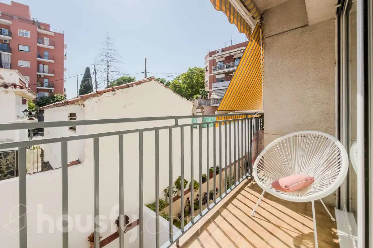 Balcony of Houses for sale in Santa Coloma de Gramenet  with Air Conditioner, Heating and Private garden