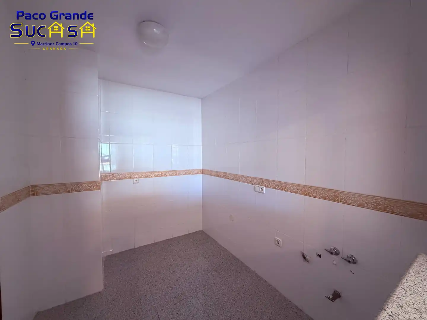 Baño de Apartamento de alquiler en Granada con Calefacción