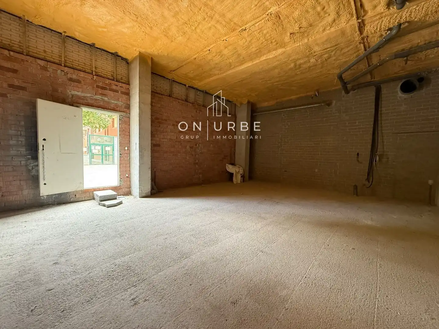 Office for sale in L'Hospitalet de Llobregat  with Air Conditioner