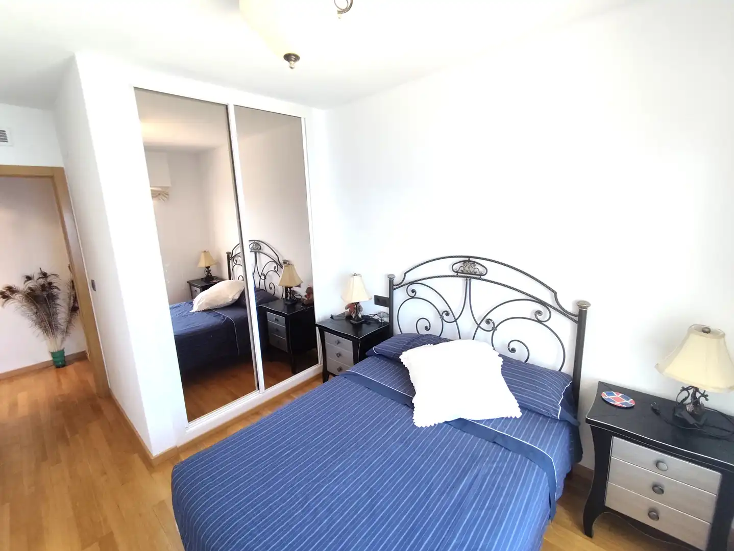 Habitación de Piso en venta en Benidorm con Amueblado, Lavadora y Balcón
