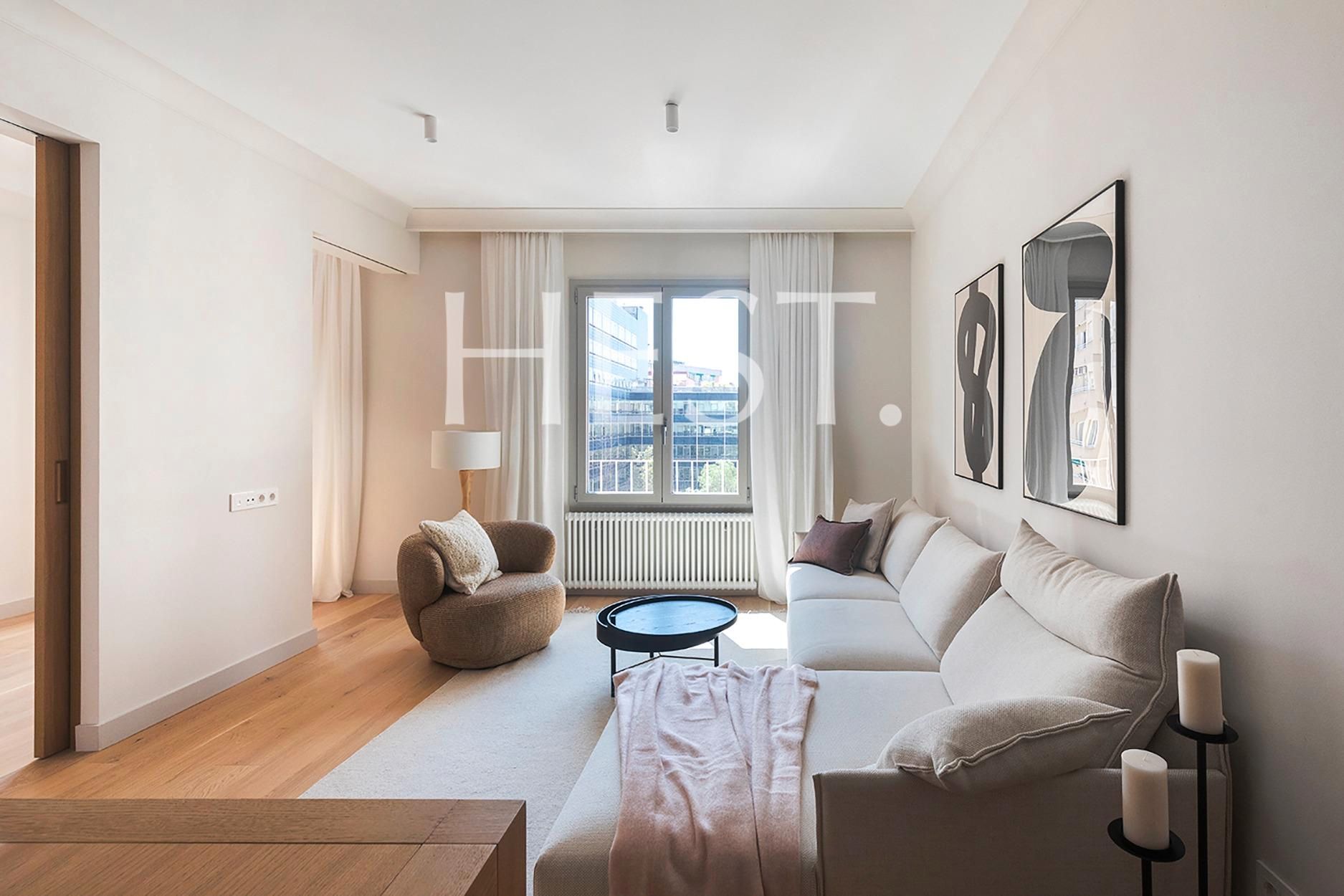 Living room of Flat for sale in  Barcelona Capital  with Air Conditioner, Heating and Parquet flooring