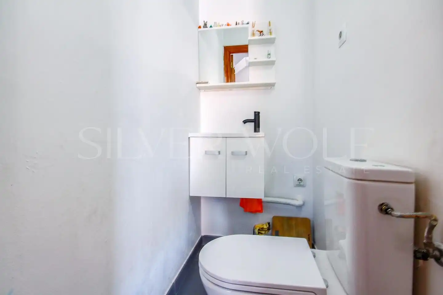 Badezimmer von Einfamilien-Reihenhaus zum Verkauf in Viladecans mit Heizung, Privatgarten und Terrasse