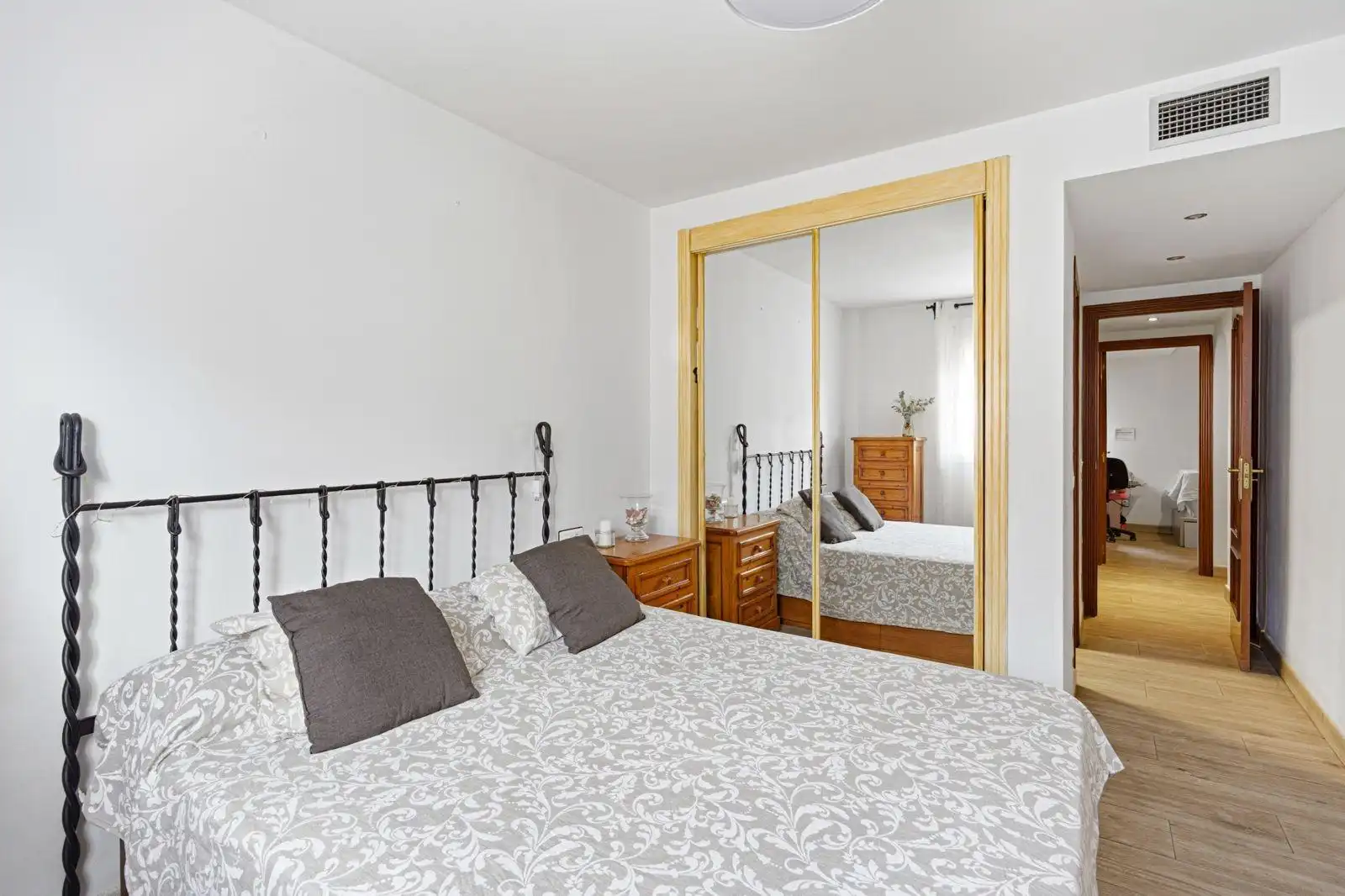 Apartament amb piscina en venda a Las Lagunas, imagen 13