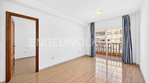 Foto 3 de Piso en venta en Palm - Mar, Arona