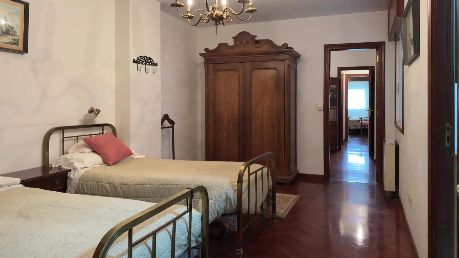 Habitación de Piso en venta en Padrón con Calefacción, Trastero y Amueblado