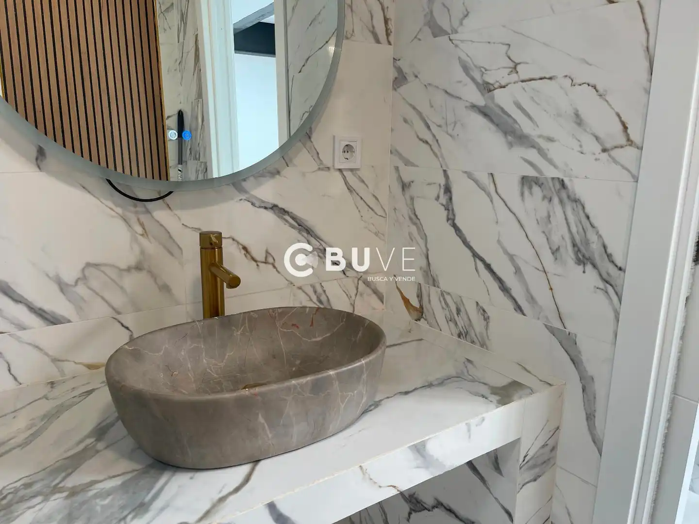 Bathroom of Houses for sale in Sevilla  with Air Conditioner, Terrace and Swimming Pool