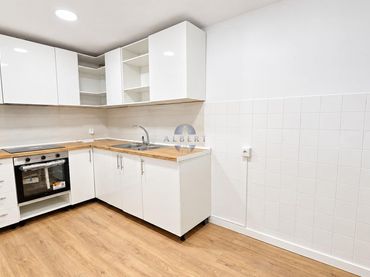 Piso con balcón en venta en Novelda