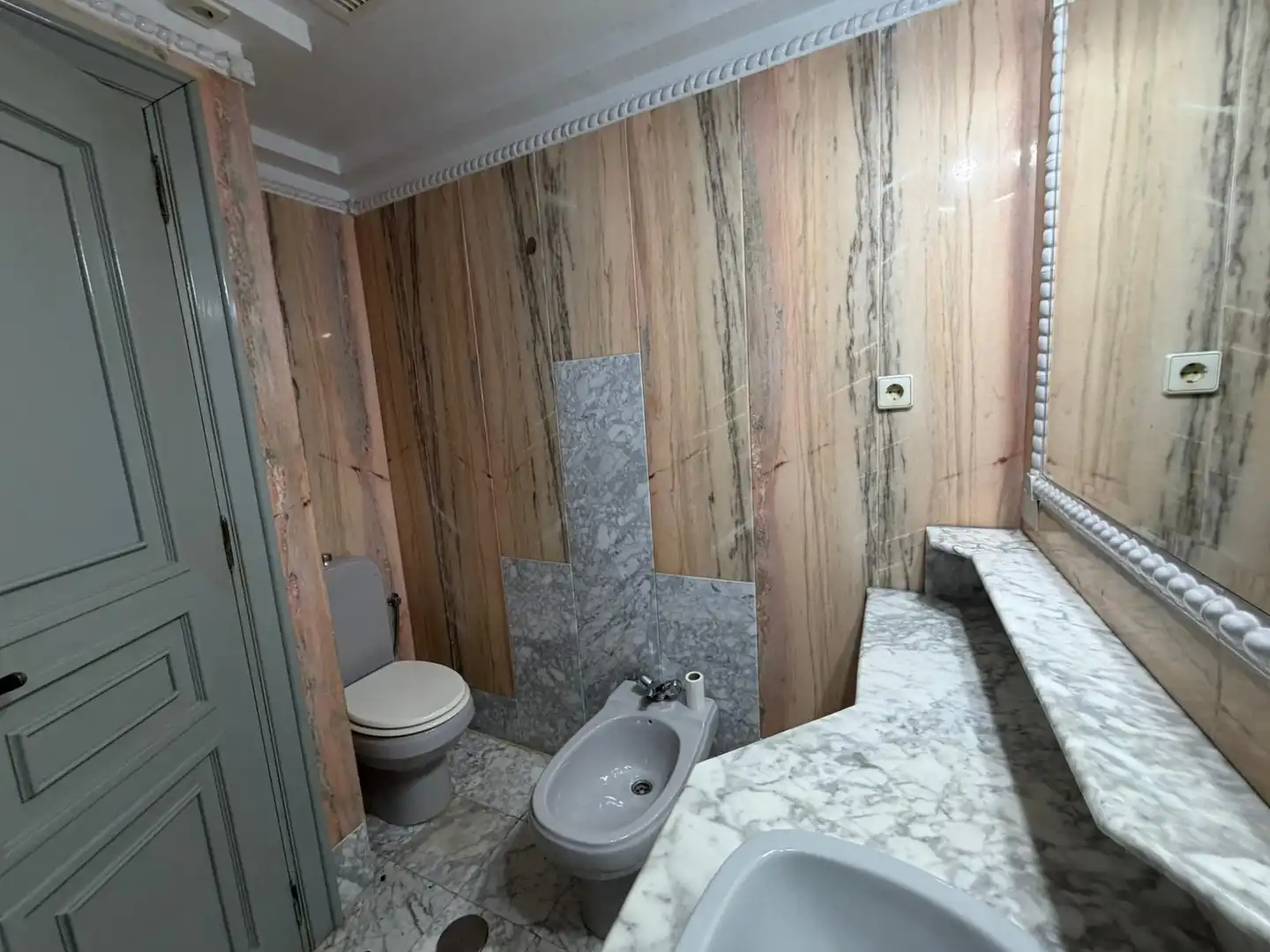 Baño de Piso en venta en La Manga del Mar Menor con Terraza y Piscina comunitaria