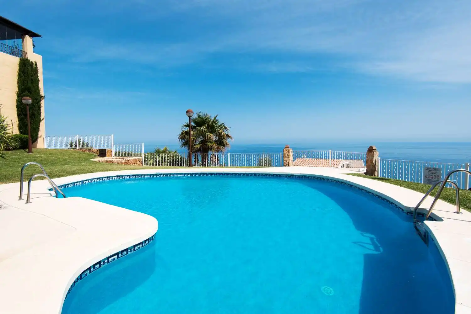Pis amb piscina en venda a Benalmádena pueblo, imagen 2