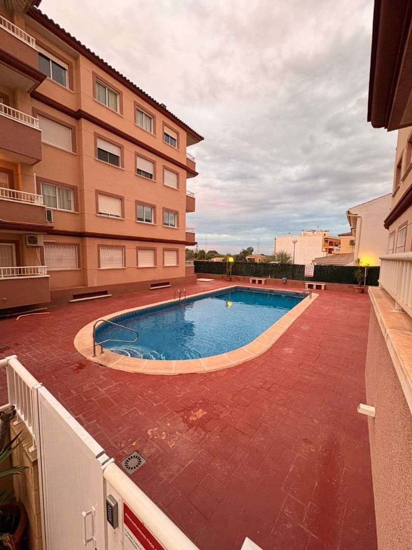 Piscina de Pis de lloguer en Algorfa amb Moblat, Forn i Rentadora