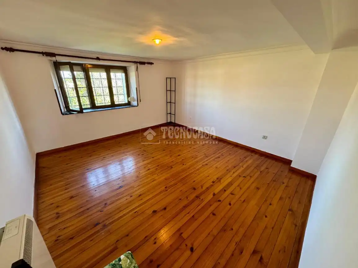Casa adosada en venta en El Astillero