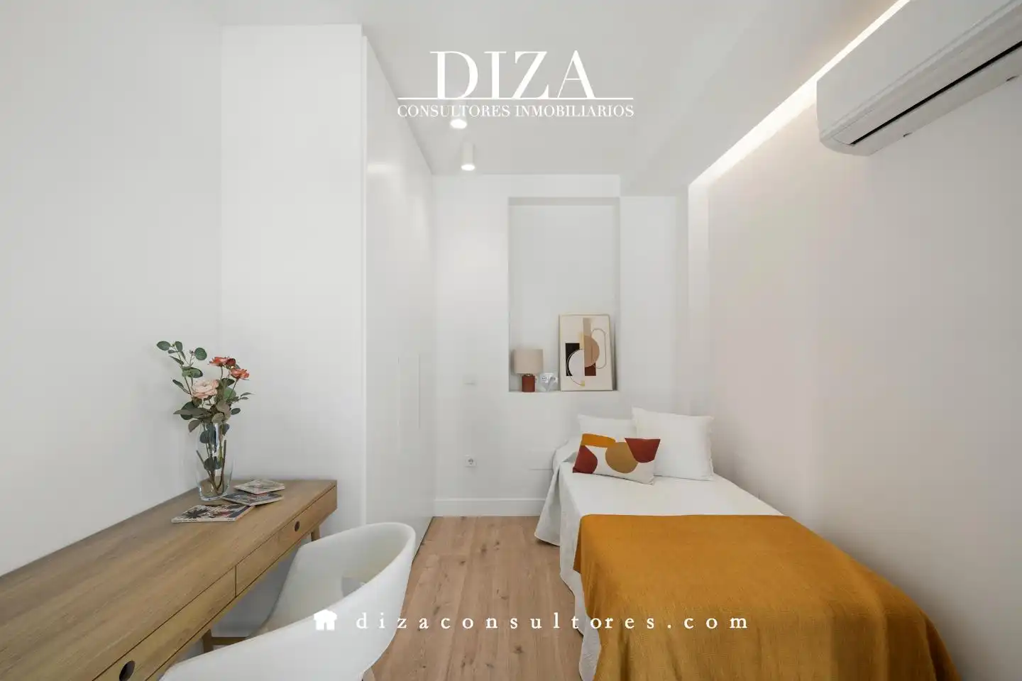 Bedroom of Flat for rent in Madrid  with Air Conditioner, Heating and Furnished