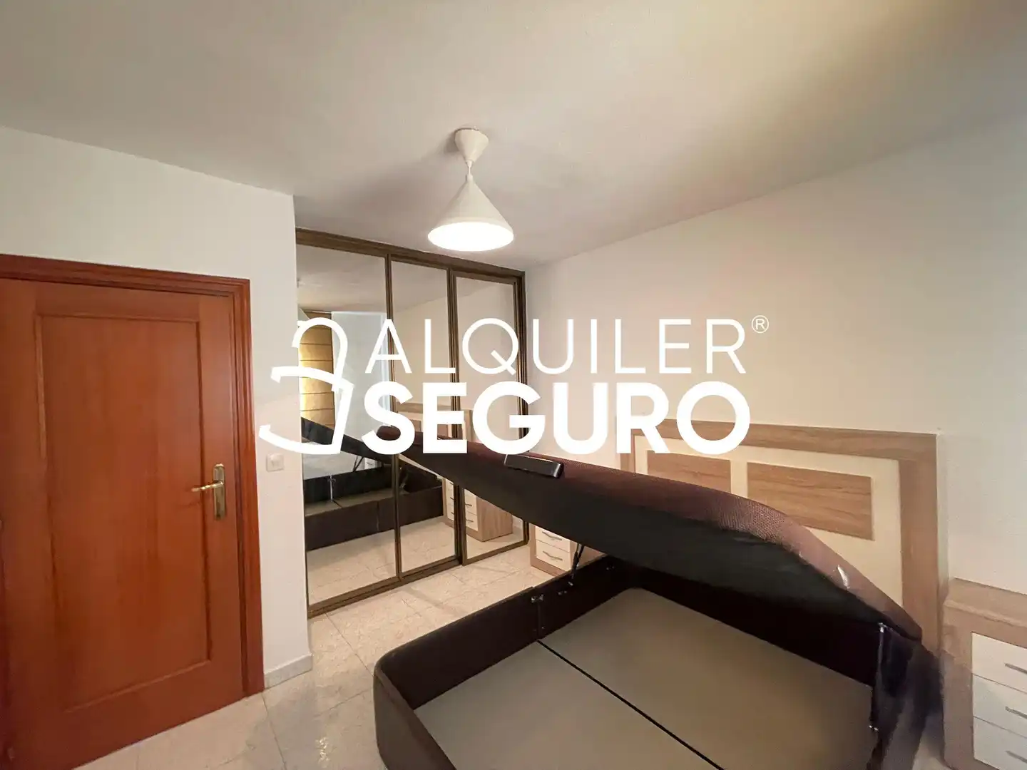 Bedroom of Flat for rent in Madrid  with Air Conditioner, Heating and Terrace