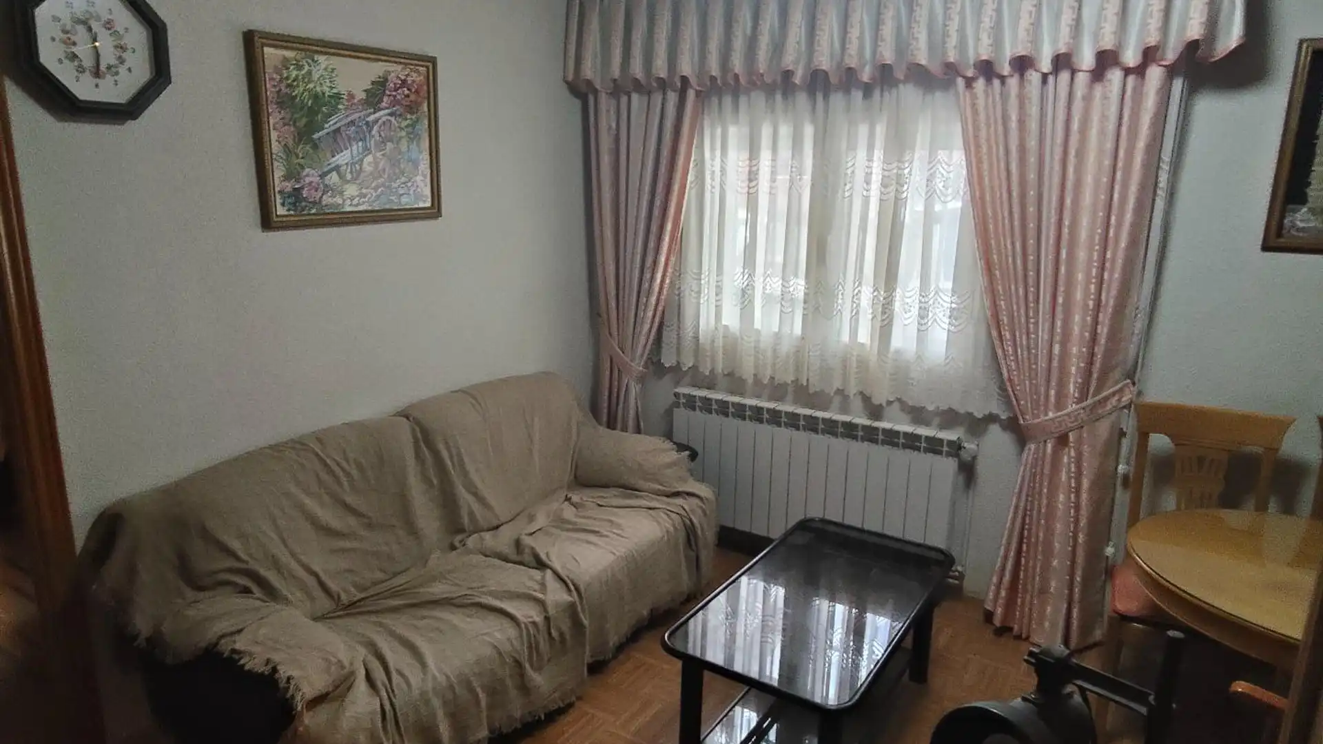 Living room of Flat for sale in  Madrid Capital  with Heating and Furnished